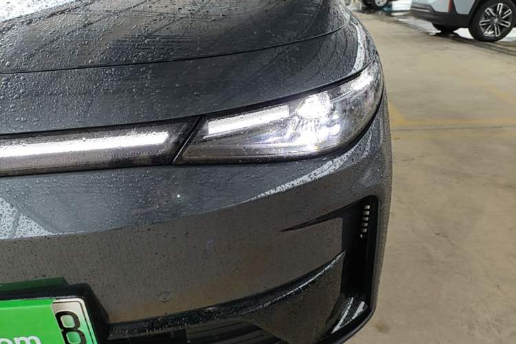 Used Leapmotor C16 2026 Pure Electric 630 LiDAR Zhizun Edition 5 Seats Left Front Headlight