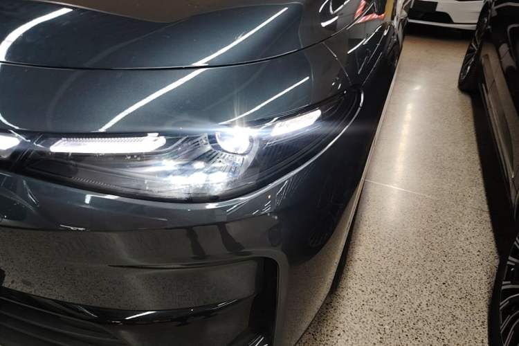 Used Leapmotor C16 2026 All-Electric 580 Prestige 6-Seater Left Front Headlight