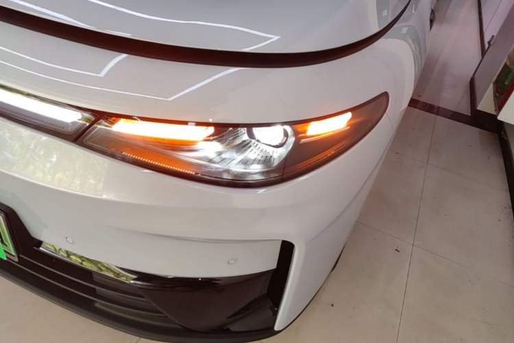 Used Leapmotor C16 2026 Pure Electric 630 LiDAR Zhizun Edition 5 Seats Left Front Headlight