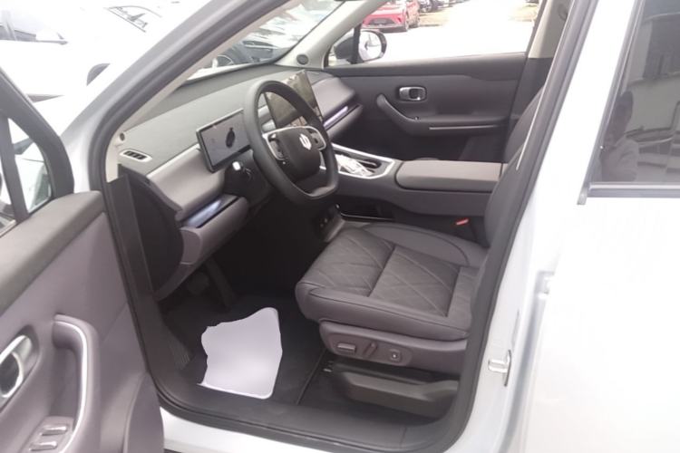 Used Leapmotor C16 2026 Pure Electric 630 LiDAR Zhizun Edition 5 Seats Left Front Seat