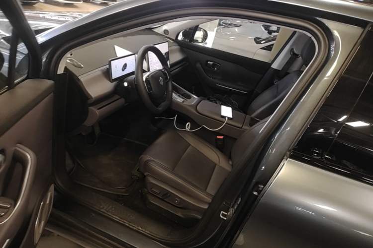 Used Leapmotor C16 2026 All-Electric 630 LiDAR Zhizun Edition 6 Seats Left Front Seat
