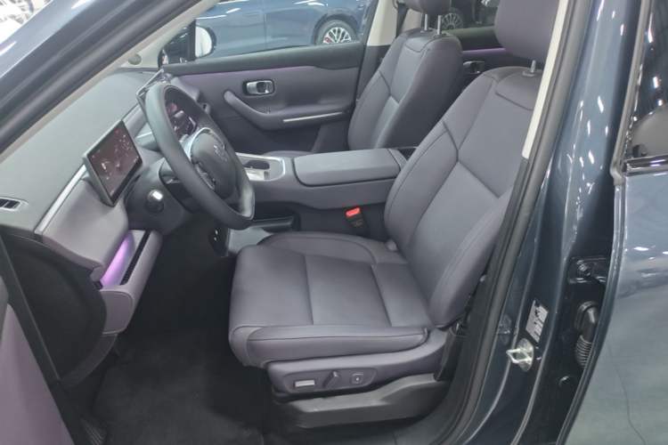 Used Leapmotor C16 2026 All-Electric 630 LiDAR Zhizun Edition 6 Seats Left Front Seat