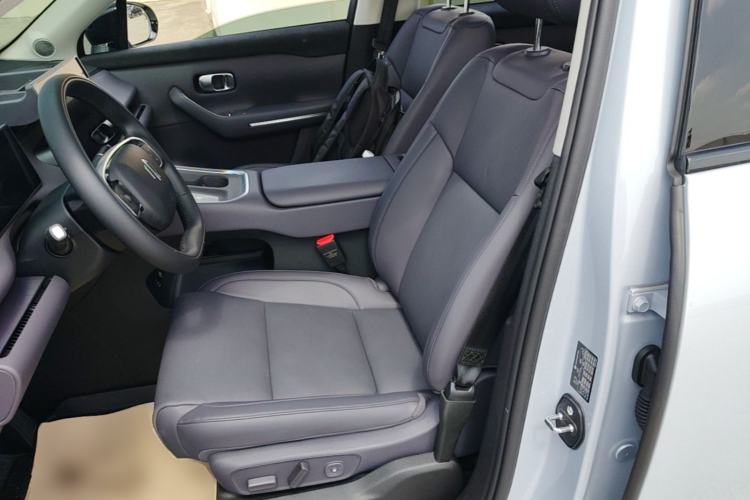 Used Leapmotor C16 2026 All-Electric 630 LiDAR Zhizun Edition 6 Seats Left Front Seat