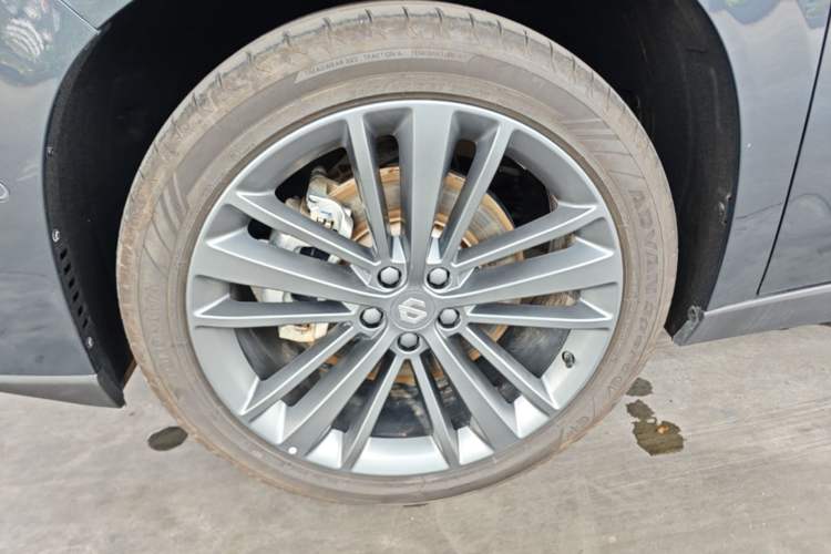 Used Leapmotor C16 2026 Extended-Range 280 LiDAR Version 6 Seats Left Front Wheel Hub