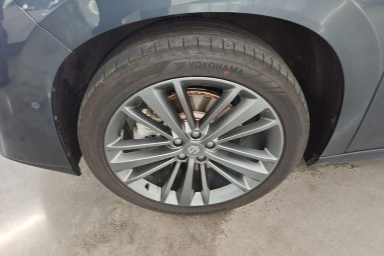 Used Leapmotor C16 2026 Extended-Range 280 LiDAR Zhizun Edition 5 Seats Left Front Wheel Hub