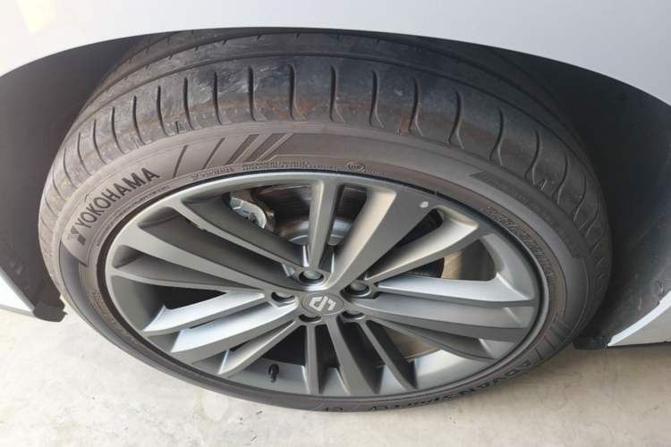 Used Leapmotor C16 2026 Extended-Range 280 LiDAR Version 6 Seats Left Front Wheel Hub