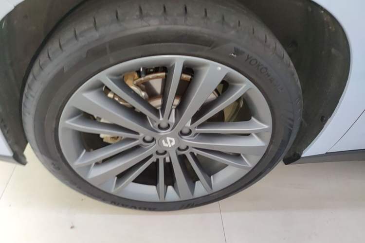 Used Leapmotor C16 2026 Pure Electric 630 LiDAR Zhizun Edition 5 Seats Left Front Wheel Hub