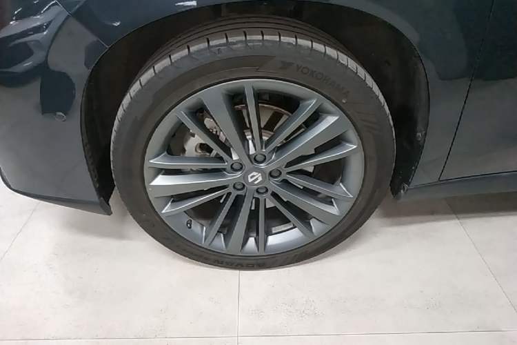 Used Leapmotor C16 2026 All-Electric 630 LiDAR Version 6-Seater Left Front Wheel Hub