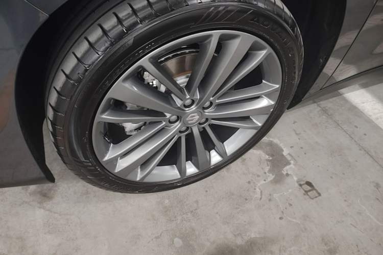 Used Leapmotor C16 2026 All-Electric 630 LiDAR Zhizun Edition 6 Seats Left Front Wheel Hub