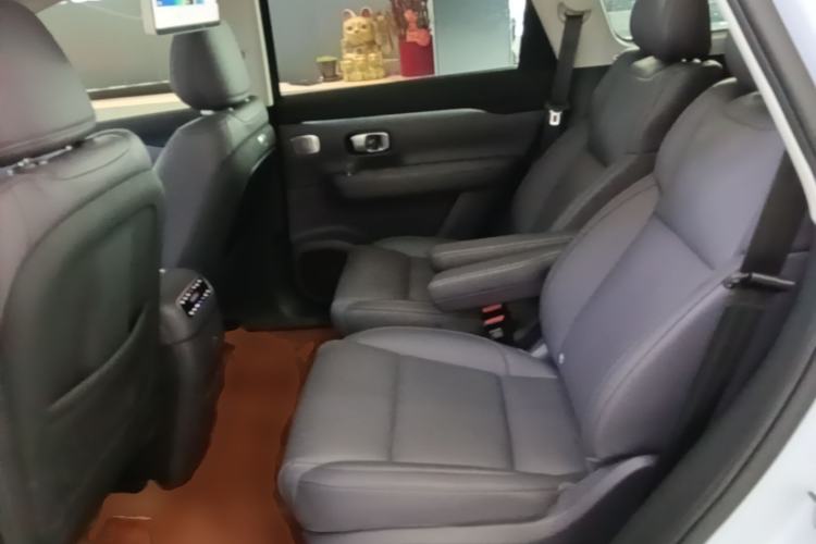 Used Leapmotor C16 2026 Extended-Range 280 LiDAR Zhizun Edition 6 Seats Left Rear Seat
