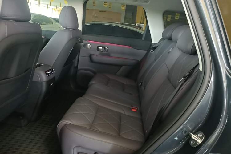 Used Leapmotor C16 2026 Pure Electric 630 LiDAR Zhizun Edition 5 Seats Left Rear Seat