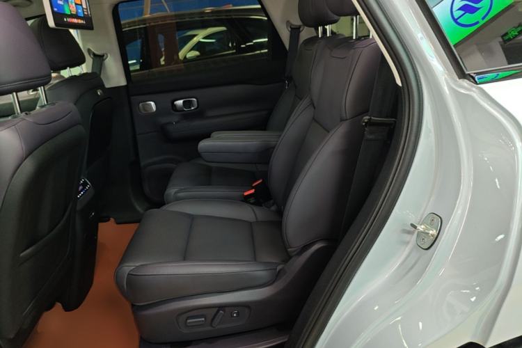 Used Leapmotor C16 2026 Extended-Range 280 LiDAR Zhizun Edition 6 Seats Left Rear Seat