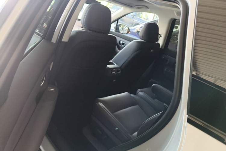 Used Leapmotor C16 2026 Extended-Range 280 LiDAR Version 6 Seats Left Rear Seat