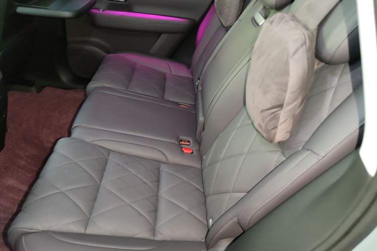 Used Leapmotor C16 2026 Pure Electric 630 LiDAR Zhizun Edition 5 Seats Left Rear Seat