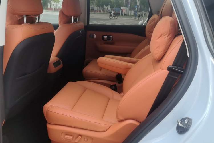 Used Leapmotor C16 2026 All-Electric 630 LiDAR Zhizun Edition 6 Seats Left Rear Seat