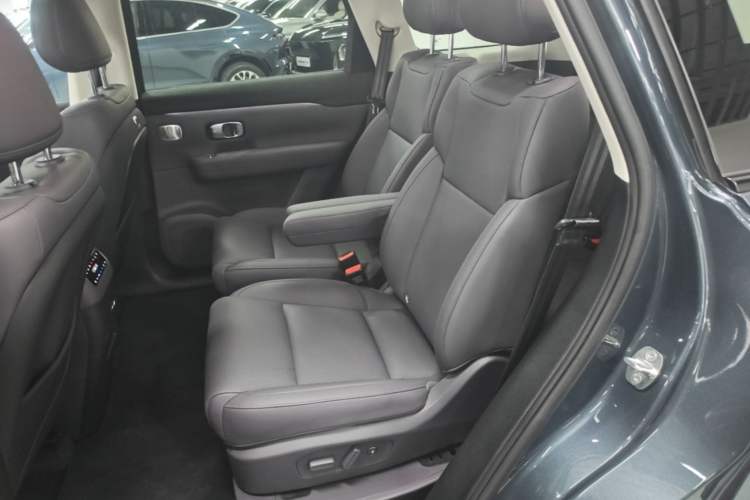 Used Leapmotor C16 2026 All-Electric 630 LiDAR Zhizun Edition 6 Seats Left Rear Seat