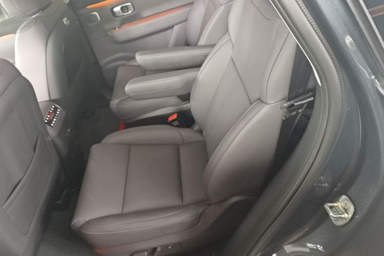 Used Leapmotor C16 2026 All-Electric 630 LiDAR Zhizun Edition 6 Seats Left Rear Seat