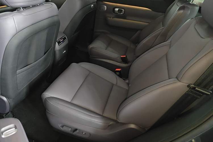 Used Leapmotor C16 2026 All-Electric 630 LiDAR Zhizun Edition 6 Seats Left Rear Seat