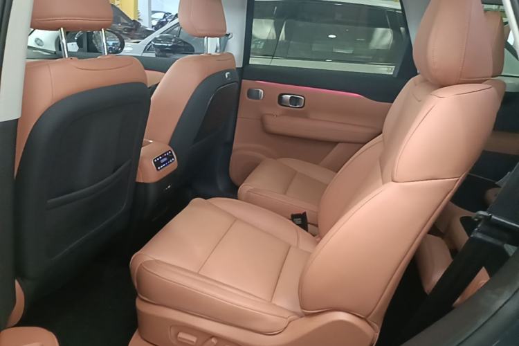 Used Leapmotor C16 2026 Extended-Range 280 LiDAR Zhizun Edition 6 Seats Left Rear Seat