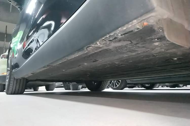 Used Leapmotor C16 2026 All-Electric 630 LiDAR Version 6-Seater Left Side Sill