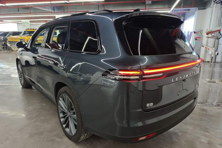 Used Leapmotor C16 2026 Extended-Range 280 LiDAR Zhizun Edition 5 Seats Rear Left 45 Deg