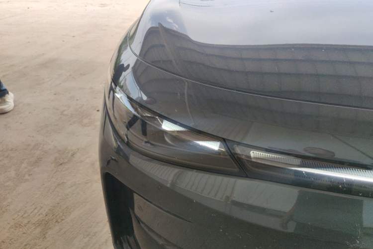 Used Leapmotor C16 2026 All-Electric 630 LiDAR Zhizun Edition 6 Seats Right Front Headlight