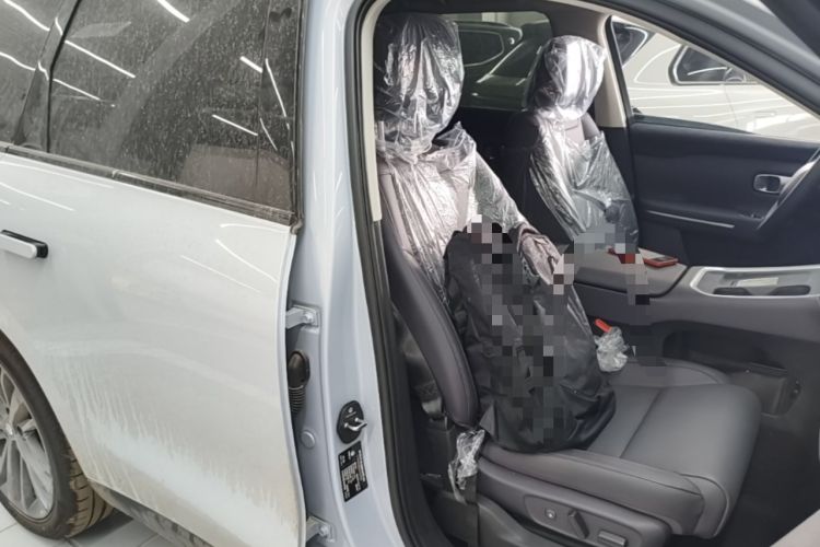 Used Leapmotor C16 2026 Extended-Range 280 LiDAR Zhizun Edition 6 Seats Right Front Seat