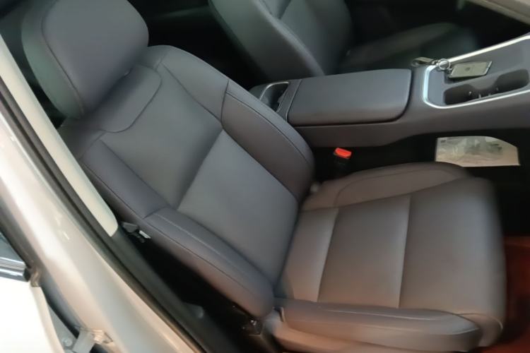 Used Leapmotor C16 2026 Extended-Range 280 LiDAR Zhizun Edition 6 Seats Right Front Seat