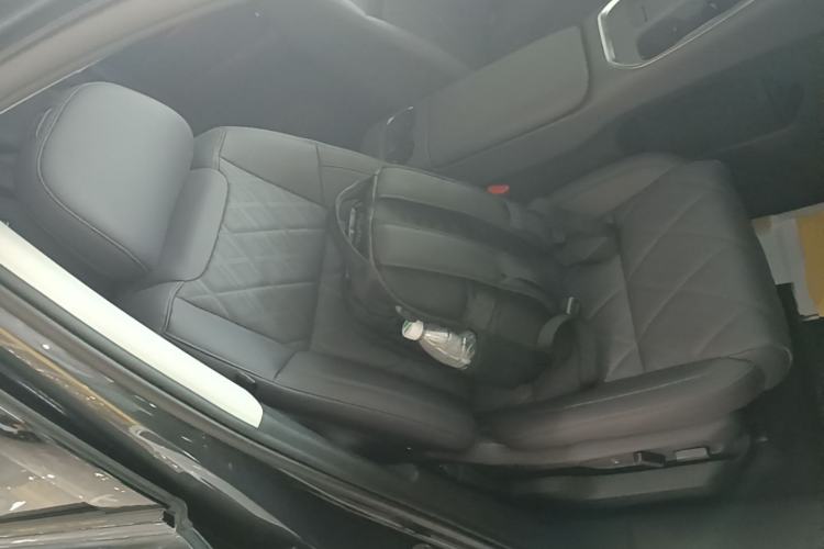 Used Leapmotor C16 2026 Pure Electric 630 LiDAR Zhizun Edition 5 Seats Right Front Seat