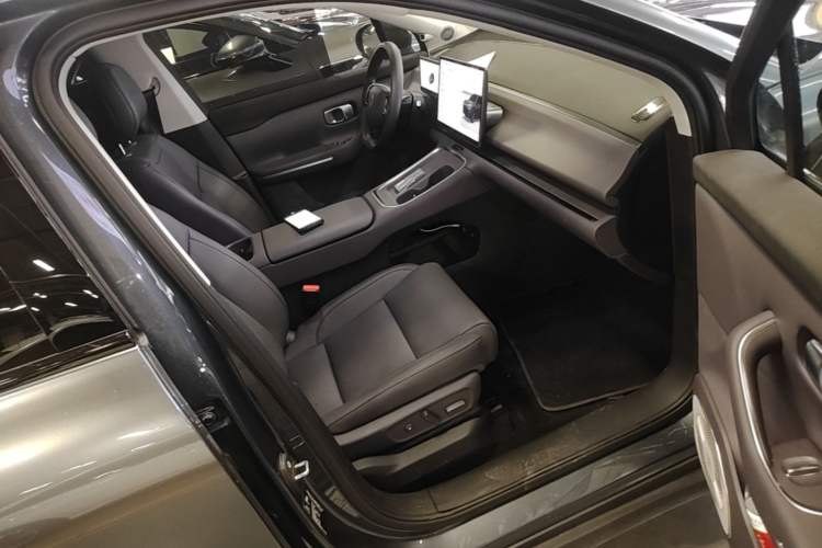Used Leapmotor C16 2026 All-Electric 630 LiDAR Zhizun Edition 6 Seats Right Front Seat