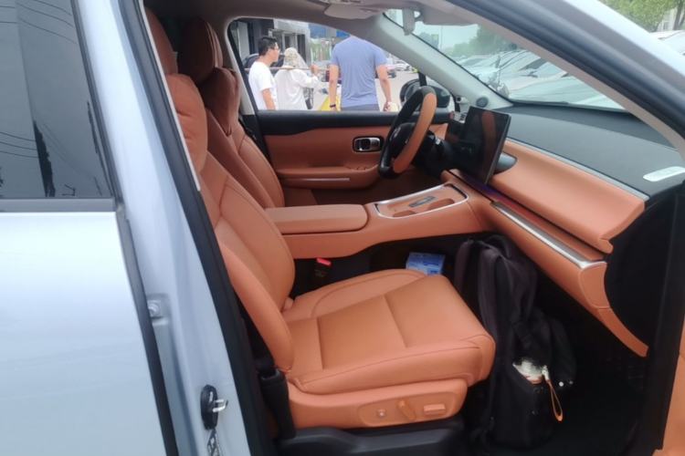 Used Leapmotor C16 2026 All-Electric 630 LiDAR Zhizun Edition 6 Seats Right Front Seat