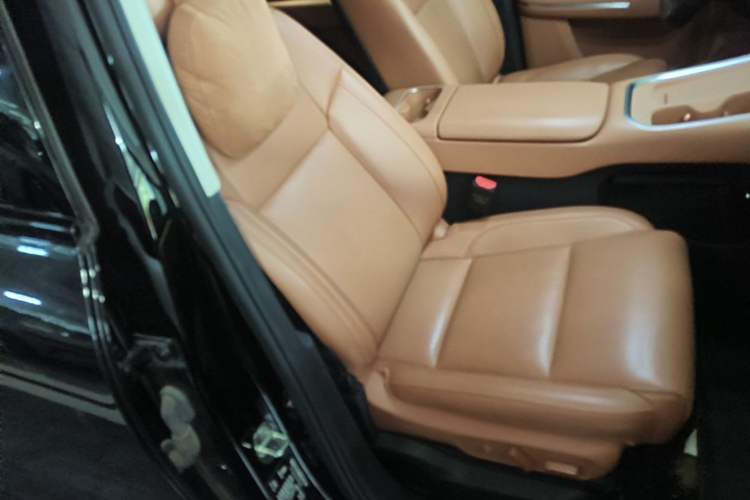Used Leapmotor C16 2026 Extended-Range 280 LiDAR Zhizun Edition 6 Seats Right Front Seat