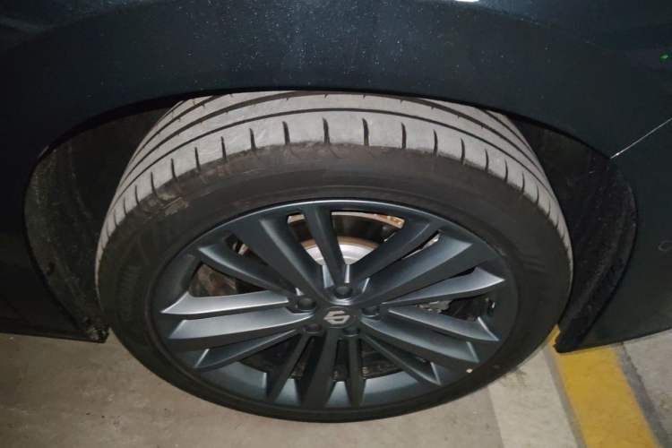 Used Leapmotor C16 2026 Extended-Range 280 LiDAR Zhizun Edition 6 Seats Right Front Wheel Hub