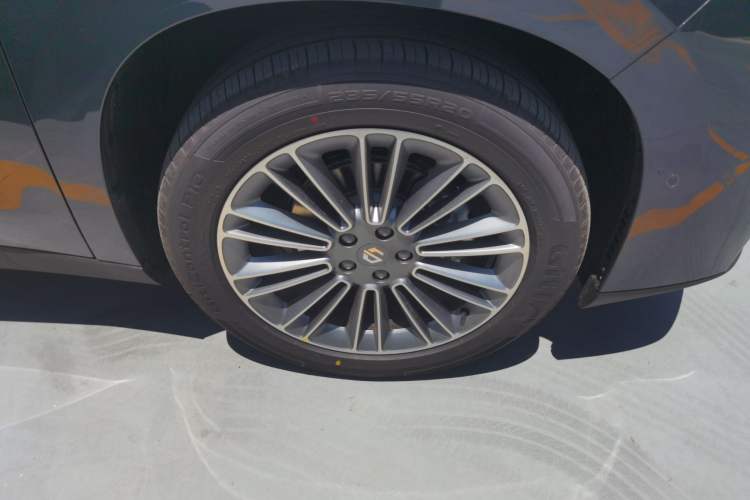 Used Leapmotor C16 2026 All-Electric 580 Prestige 6-Seater Right Front Wheel Hub