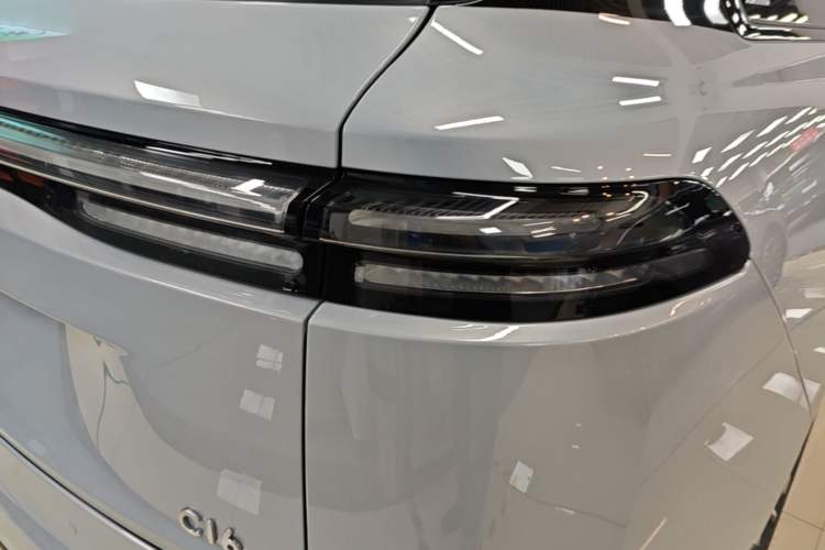 Used Leapmotor C16 2026 Extended-Range 280 LiDAR Zhizun Edition 6 Seats Right Rear Taillight