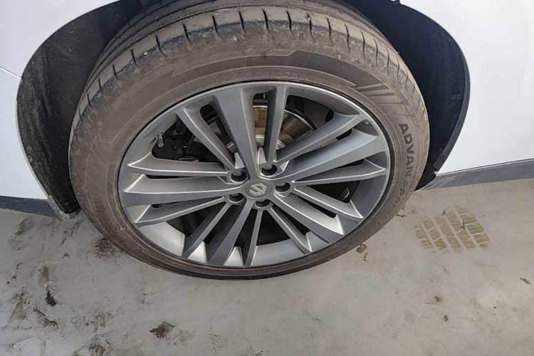 Used Leapmotor C16 2026 Extended-Range 280 LiDAR Version 6 Seats Right Rear Wheel Hub