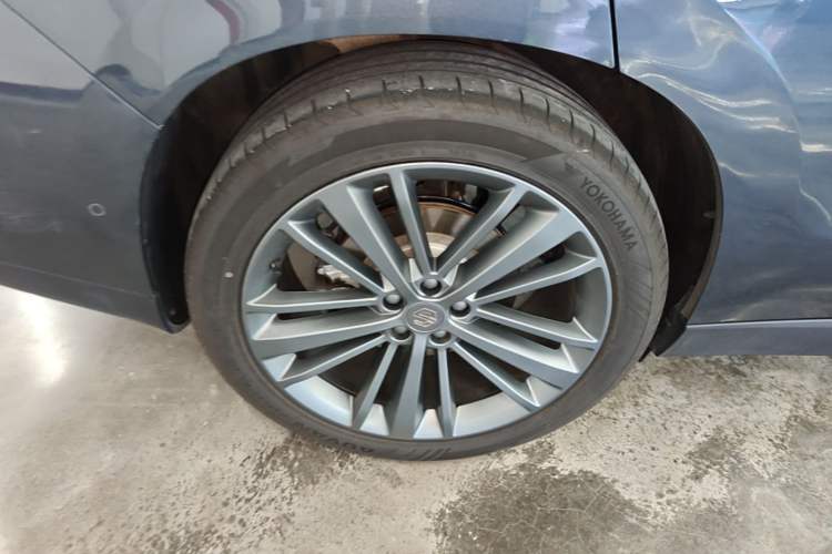 Used Leapmotor C16 2026 Extended-Range 280 LiDAR Zhizun Edition 5 Seats Right Rear Wheel Hub
