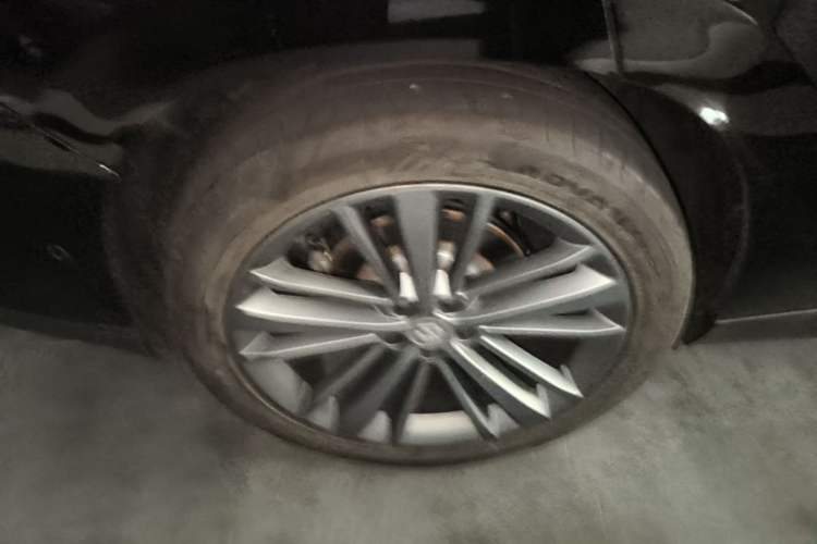 Used Leapmotor C16 2026 Extended-Range 280 LiDAR Zhizun Edition 6 Seats Right Rear Wheel Hub