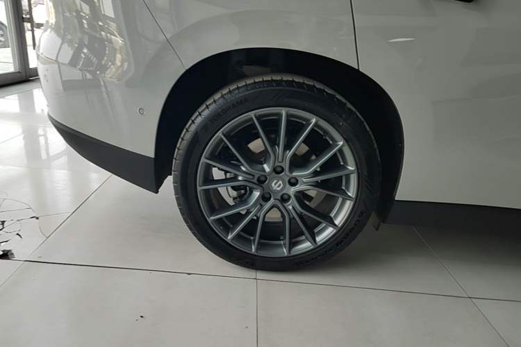 Used Leapmotor C16 2026 All-Electric 630 LiDAR Zhizun Edition 6 Seats Right Rear Wheel Hub