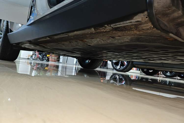 Used Leapmotor C16 2026 Extended-Range 280 LiDAR Zhizun Edition 6 Seats Right Side Sill