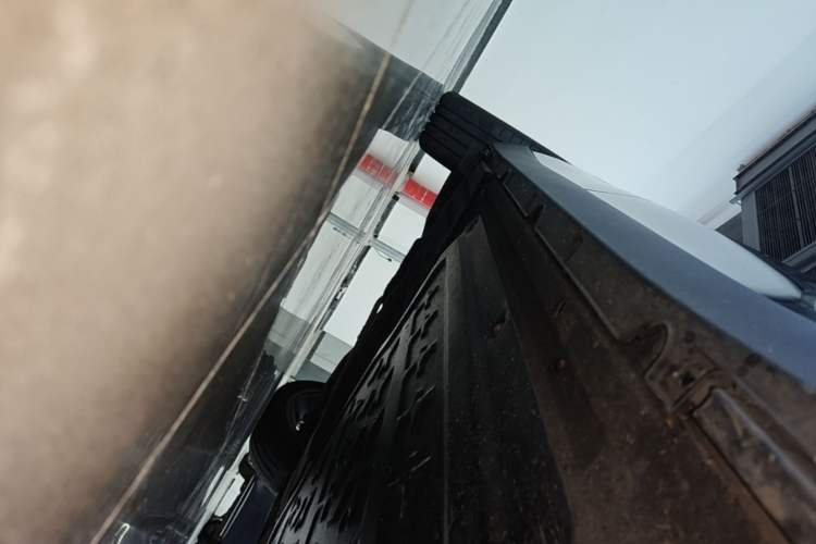 Used Leapmotor C16 2026 Extended-Range 280 LiDAR Zhizun Edition 5 Seats Right Side Sill