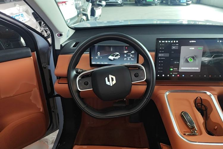 Used Leapmotor C16 2026 Extended-Range 280 LiDAR Version 6 Seats Steering Wheel