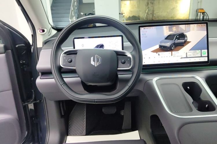 Used Leapmotor C16 2026 Extended-Range 280 LiDAR Zhizun Edition 6 Seats Steering Wheel