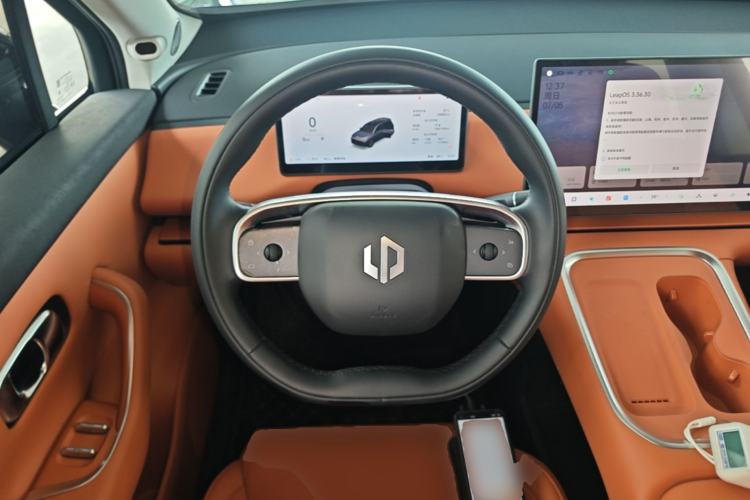 Used Leapmotor C16 2026 Extended-Range 280 LiDAR Version 6 Seats Steering Wheel
