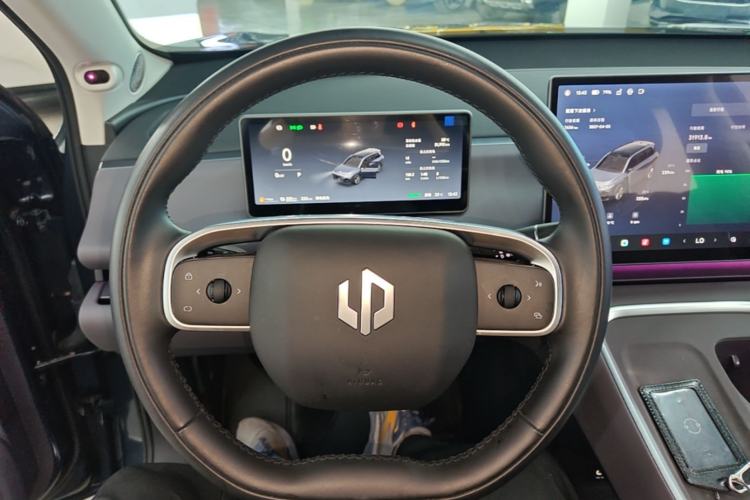 Used Leapmotor C16 2026 Extended-Range 280 LiDAR Zhizun Edition 5 Seats Steering Wheel
