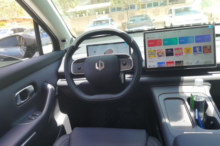Used Leapmotor C16 2026 All-Electric 580 Prestige 6-Seater Steering Wheel