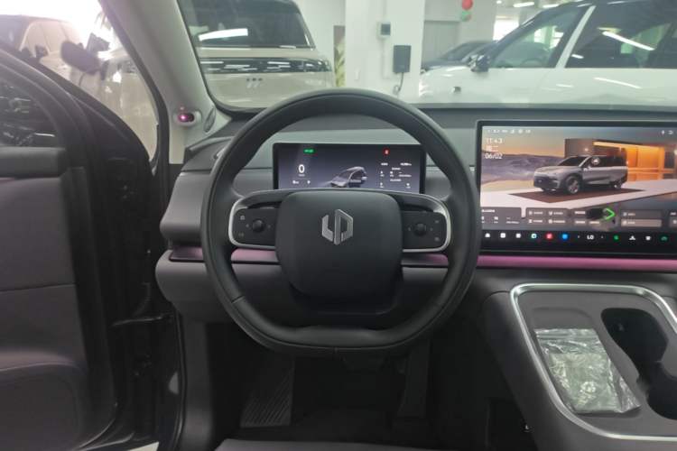 Used Leapmotor C16 2026 All-Electric 630 LiDAR Zhizun Edition 6 Seats Steering Wheel