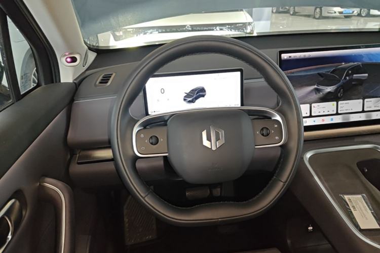 Used Leapmotor C16 2026 All-Electric 630 LiDAR Zhizun Edition 6 Seats Steering Wheel