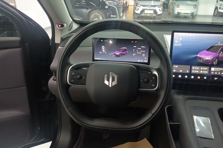 Used Leapmotor C16 2026 Pure Electric 630 LiDAR Zhizun Edition 5 Seats Steering Wheel
