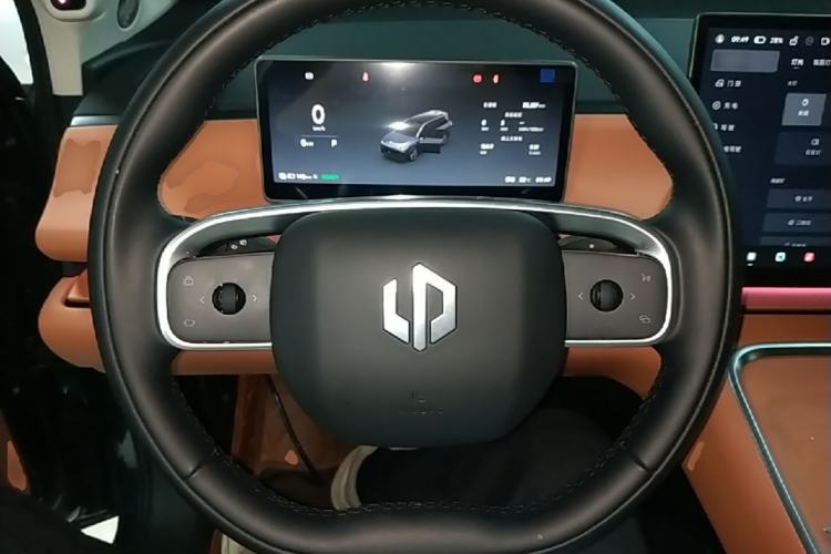 Used Leapmotor C16 2026 All-Electric 630 LiDAR Version 6-Seater Steering Wheel